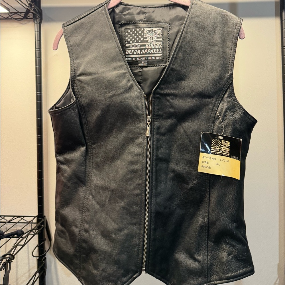 Women’s XL leather biker vest.